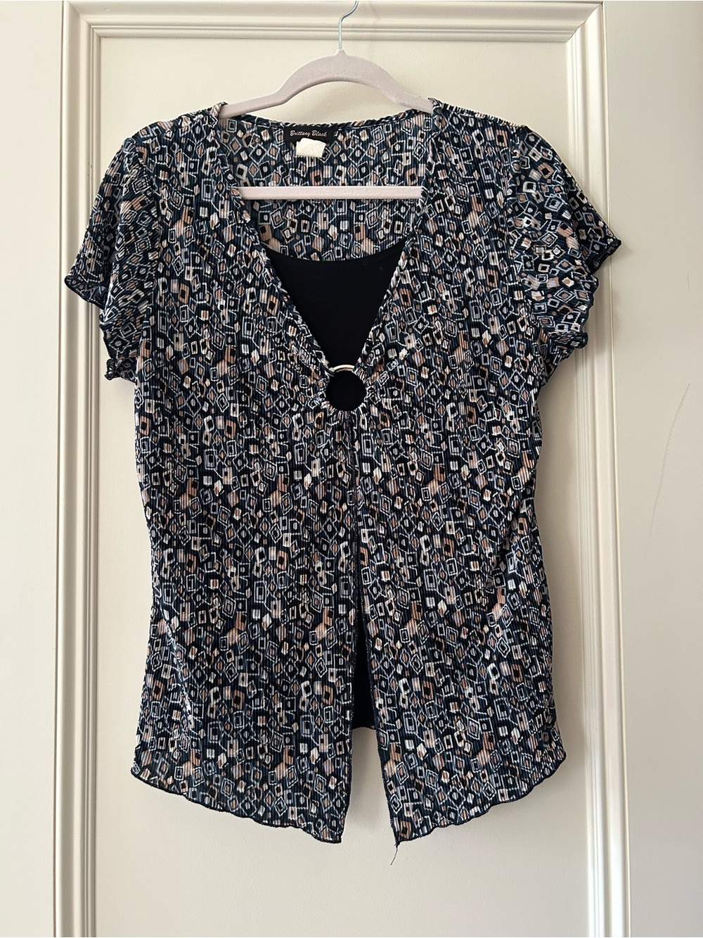 Brittany Black Navy and Beige Geometric Short-Sleeve Top with Front Ring